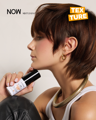 Now Powder Vol. 5G - Volympuder på hårrötter matt-naturlig effekt | Textur: 3 av 6